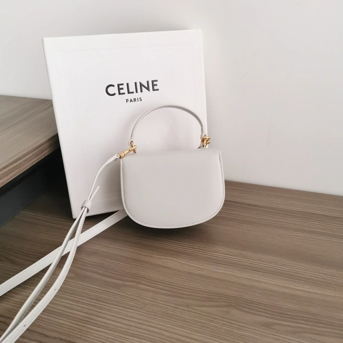 高仿CELINE-賽琳 迷你牛皮TRIOMPHE金屬扣手袋-10L063 3 高仿CELINE-賽琳 迷你牛皮TRIOMPHE金屬扣手袋-10L063