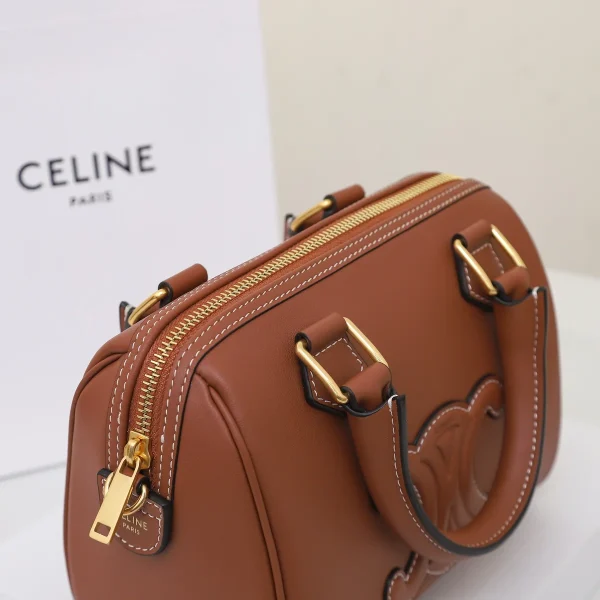 高仿CELINE-賽琳 金色飾面牛皮革多功能手提斜挎包-113773：圖片 8