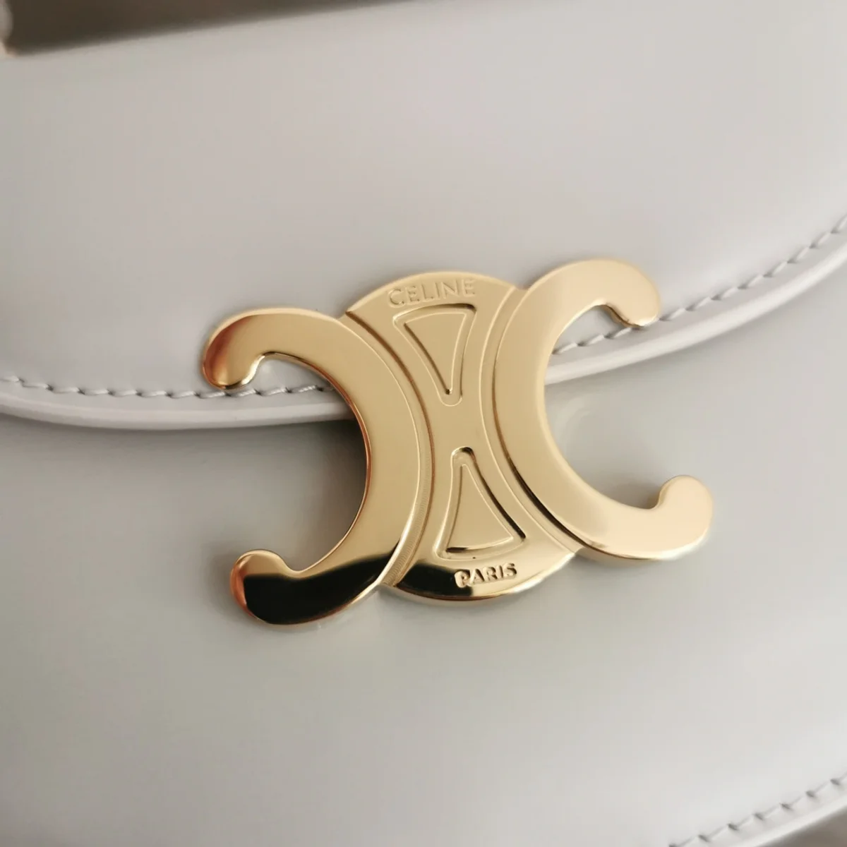 高仿CELINE-賽琳 迷你牛皮TRIOMPHE金屬扣手袋-10L063 6 高仿CELINE-賽琳 迷你牛皮TRIOMPHE金屬扣手袋-10L063