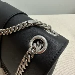 高仿CELINE-賽琳 經典TRIOMPHE牛皮革斜挎包 - 銀色飾面多功能肩背包-115853：圖片 8