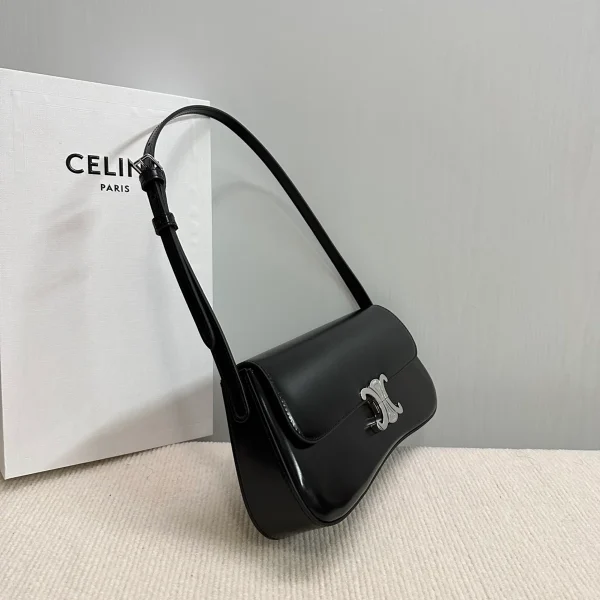 高仿CELINE-賽琳 TRIOMPHE 銀色飾面牛皮革肩背包-115533：圖片 4