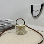 高仿CELINE-賽琳 迷你TRIOMPHE CANVAS印花手袋 - 時尚便攜多功能小包-10J762：圖片 2