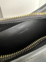 高仿CELINE-賽琳 時尚金色飾面牛皮革肩背包-115703：圖片 8