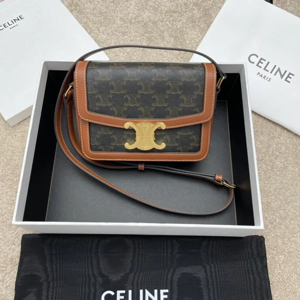 高仿CELINE-賽琳 TRIOMPHE帆布斜挎包 - 經典牛皮飾邊與金色金屬細節-188882：圖片 2