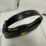 高仿CELINE-賽琳 金色牛皮革TRIOMPHE磁扣手提肩背包-114493：圖片 9