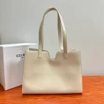 高仿CELINE-賽琳 經典牛皮革肩背包 - 金色飾面CLOCHE CLÉS掛鎖設計-112583：圖片 3