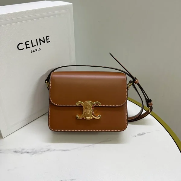 高仿CELINE-賽琳 TRIOMPHE 牛皮革斜挎包 - 金色鎖扣設計-188423：圖片 2