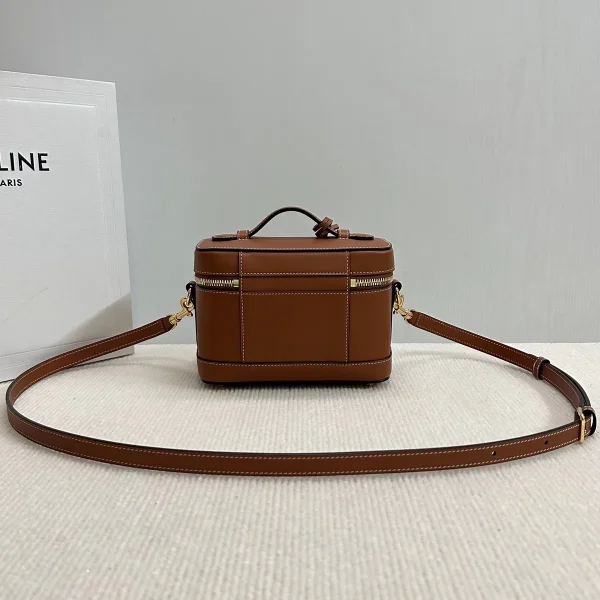 高仿CELINE-賽琳 CLOCHE 金色飾面牛皮革手提斜挎包-119463：圖片 3