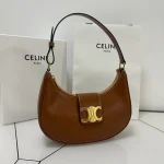 高仿CELINE-賽琳 金色牛皮革TRIOMPHE磁扣手提肩背包-114493：圖片 4