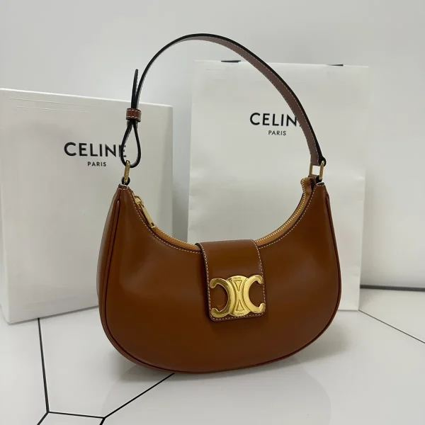 高仿CELINE-賽琳 金色牛皮革TRIOMPHE磁扣手提肩背包-114493：圖片 4
