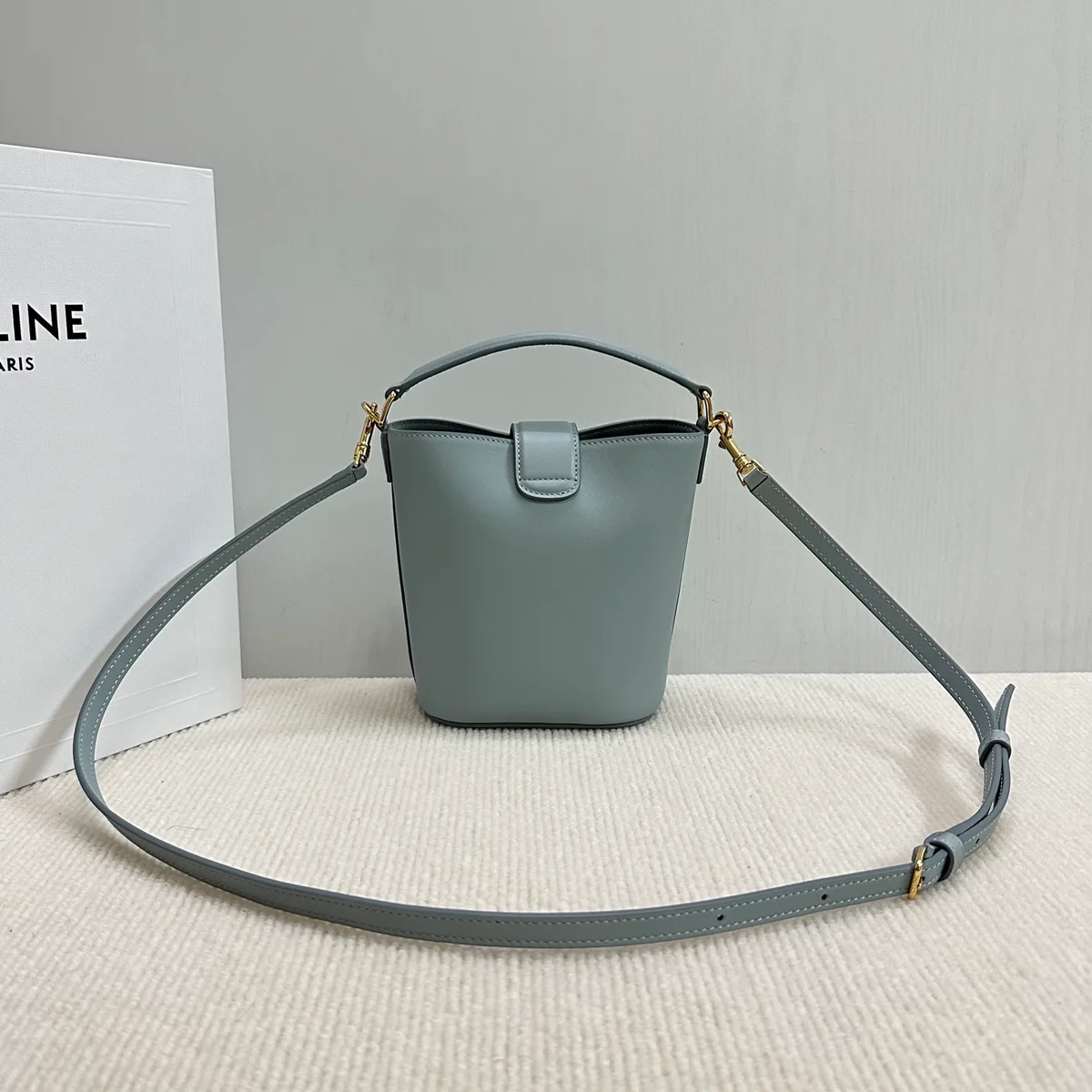 高仿CELINE-賽琳 經典TRIOMPHE磁扣迷你手袋 - 多功能便攜設計-10N473 3 高仿CELINE-賽琳 經典TRIOMPHE磁扣迷你手袋 - 多功能便攜設計-10N473
