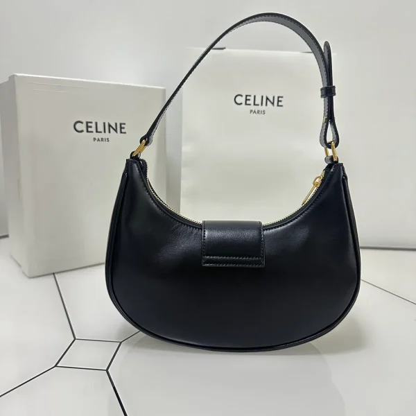 高仿CELINE-賽琳 金色牛皮革TRIOMPHE磁扣手提肩背包-114493：圖片 3