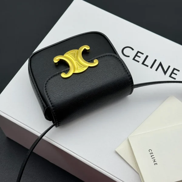 高仿CELINE-賽琳 金色TRIOMPHE按扣迷你牛皮手袋-10I513：圖片 4