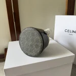 高仿CELINE-賽琳 經典TRIOMPHE鎖扣羊皮手提包-111353：圖片 5