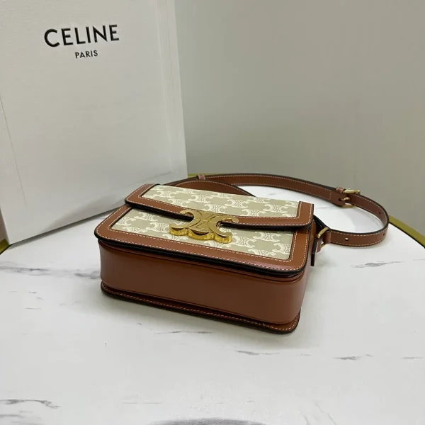高仿CELINE-賽琳 Triomphe 標誌印花牛皮革斜挎包-188882：圖片 5