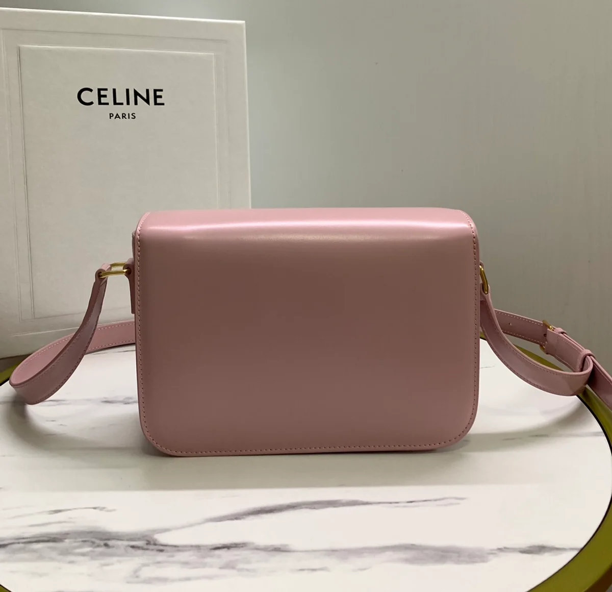 高仿CELINE-賽琳 TRIOMPHE金色鎖扣牛皮斜挎包-188423 3 高仿CELINE-賽琳 TRIOMPHE金色鎖扣牛皮斜挎包-188423
