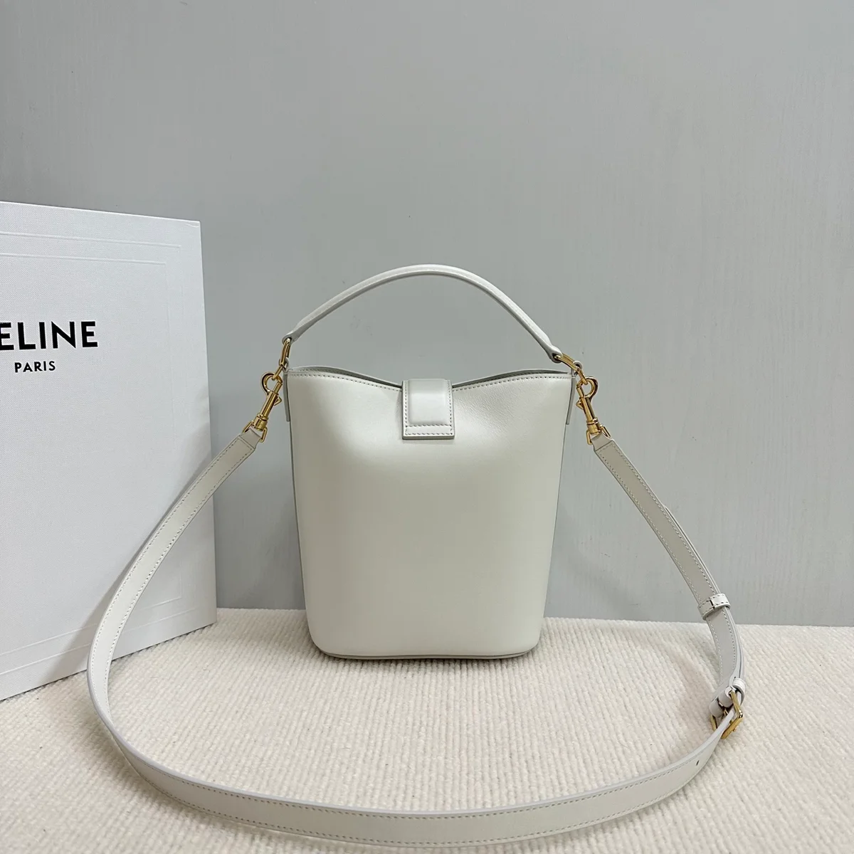 高仿CELINE-賽琳 經典TRIOMPHE磁扣牛皮手提斜挎包-119173 3 高仿CELINE-賽琳 經典TRIOMPHE磁扣牛皮手提斜挎包-119173