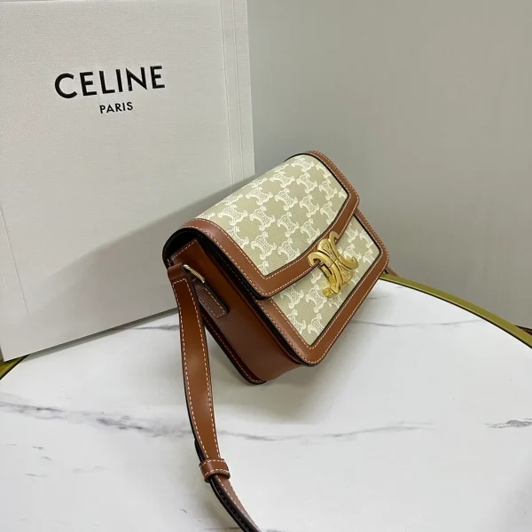 高仿CELINE-賽琳 Triomphe 標誌印花牛皮革斜挎包-188882：圖片 4