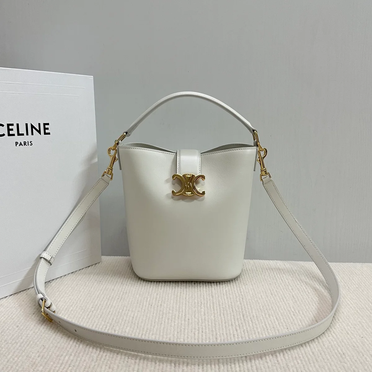 高仿CELINE-賽琳 經典TRIOMPHE磁扣牛皮手提斜挎包-119173 2 高仿CELINE-賽琳 經典TRIOMPHE磁扣牛皮手提斜挎包-119173