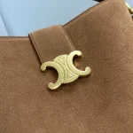 高仿CELINE-賽琳 經典TRIOMPHE磁扣牛皮絨面革多功能手提包-116613：圖片 8