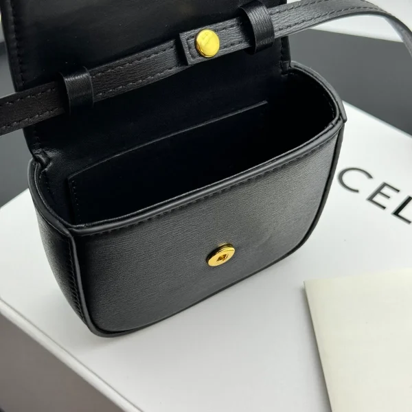 高仿CELINE-賽琳 金色TRIOMPHE按扣迷你牛皮手袋-10I513：圖片 7