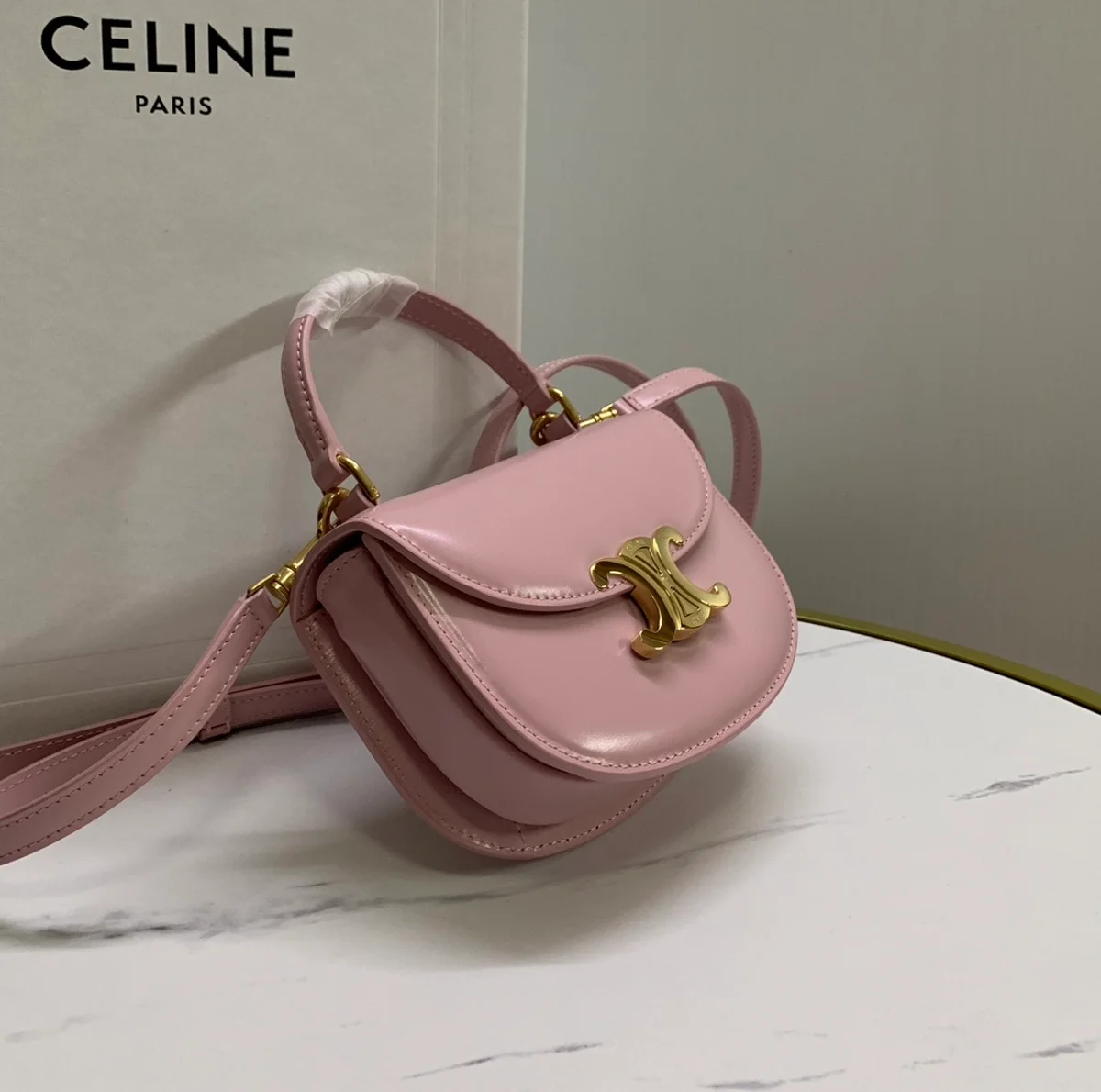 高仿CELINE-賽琳 金色TRIOMPHE迷你手袋 - 時尚手提斜挎包-10L063 4 高仿CELINE-賽琳 金色TRIOMPHE迷你手袋 - 時尚手提斜挎包-10L063