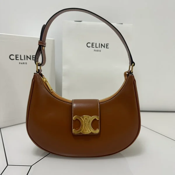 高仿CELINE-賽琳 金色牛皮革TRIOMPHE磁扣手提肩背包-114493：圖片 2