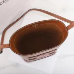 高仿CELINE-賽琳 復古牛皮革斜挎包 - 多功能便攜設計-113783：圖片 9