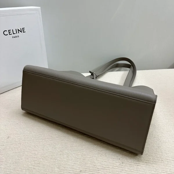 高仿CELINE-賽琳 經典牛皮革肩背包 - 金色飾面CLOCHE CLÉS掛鎖設計-112583：圖片 7