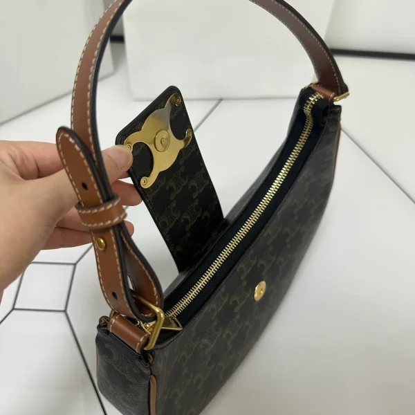 高仿CELINE-賽琳 Saint Laurent TRIOMPHE CANVAS 金色印花肩背包-114492：圖片 7