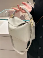 高仿羅意威/LOEWE 編制手柄單肩包：圖片 10