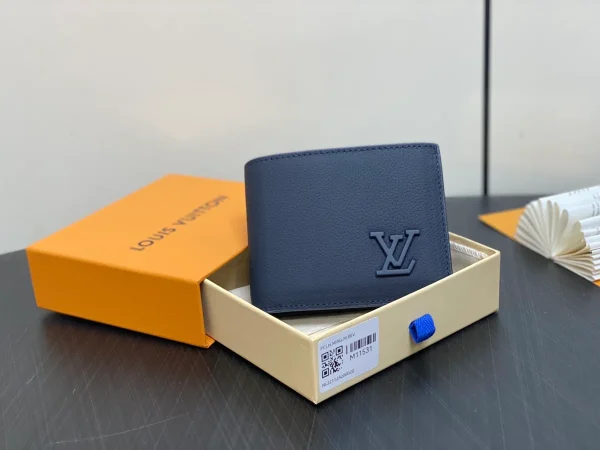 高仿LV Multiple男士錢包 - 時尚小巧LV Aerogram牛皮錢包 | 多卡位設計-M11531：圖片 2