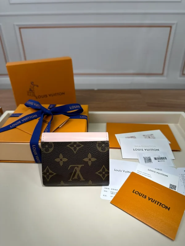 高仿LV Zoé錢包 | Monogram帆布玫瑰粉牛皮 時尚迷你錢包-M62933：圖片 10