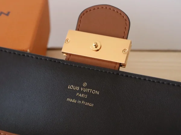 高仿LV Sarah Dauphine 錢包 | Monogram 翻轉帆布設計 12卡位拉鏈零錢格-M46645：圖片 8