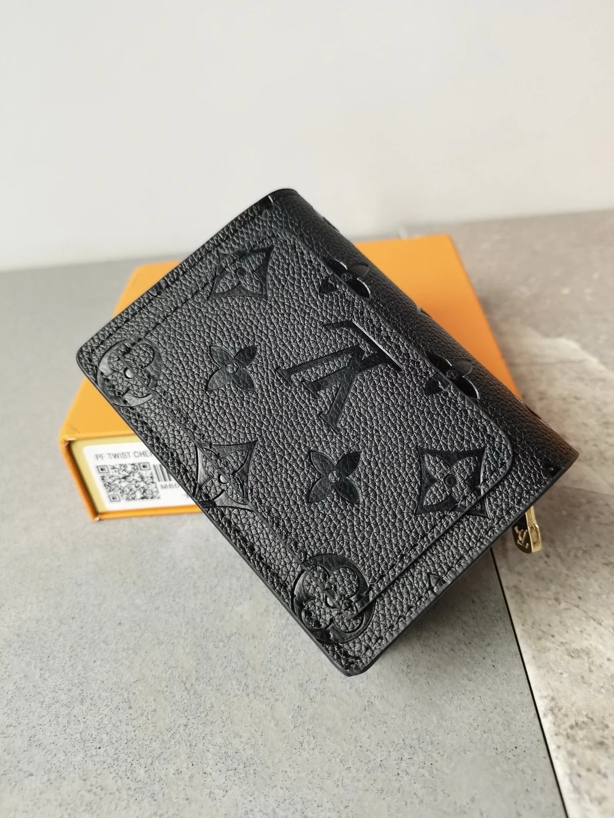 高仿LV Cléa 錢包 | Monogram Empreinte 柔軟粒面牛皮 多功能精緻錢包-M80151