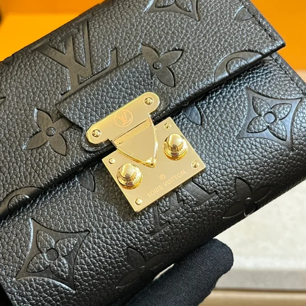 高仿LV Métis小型錢包 | Monogram Empreinte皮革 經典S-lock鎖扣設計-M80880：圖片 7