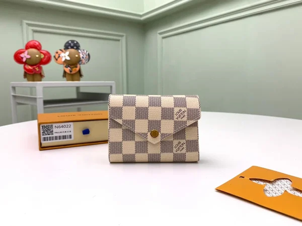 高仿LV Victorine 錢包 | Damier Azur帆布玫瑰粉女士短夾-N64022：圖片 2