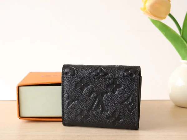 高仿LV Zoé 钱包 - 时尚小巧Monogram Empreinte皮革钱夹-M62935：圖片 4