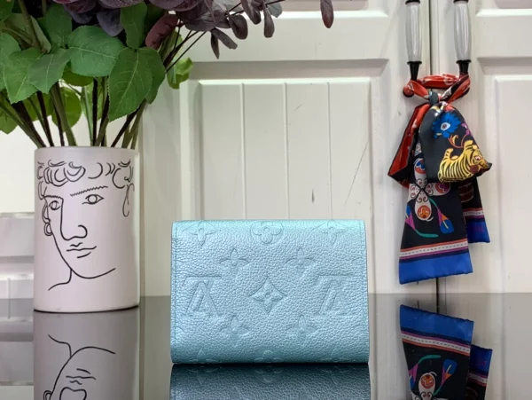 高仿LV Ski系列Victorine錢包 | Monogram Empreinte皮革 Azur Frost色 閃爍水晶設計-M12746：圖片 4