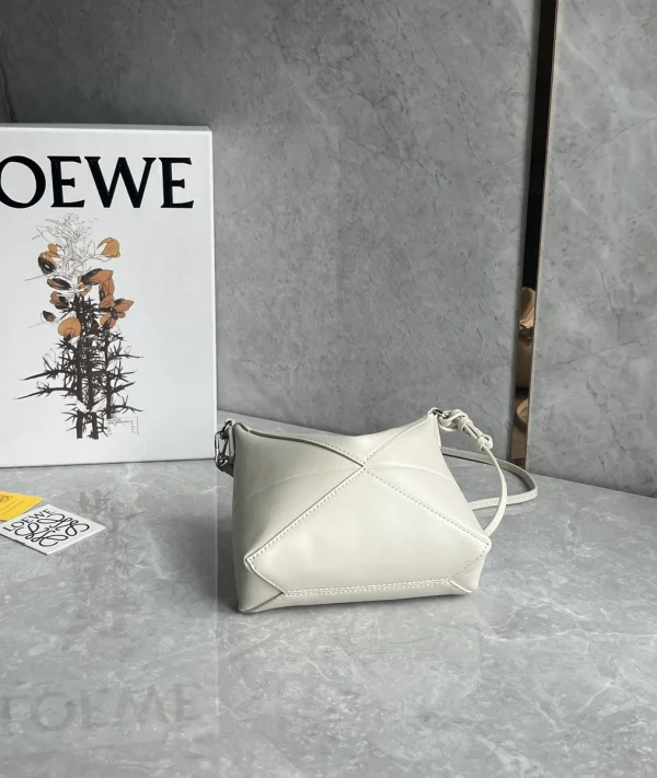 羅意威/LOEWE Puzzle Fold Pouch 麻將包 白色：圖片 7