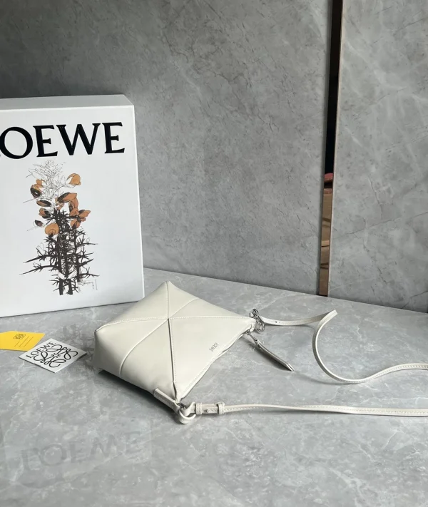 羅意威/LOEWE Puzzle Fold Pouch 麻將包 白色：圖片 9