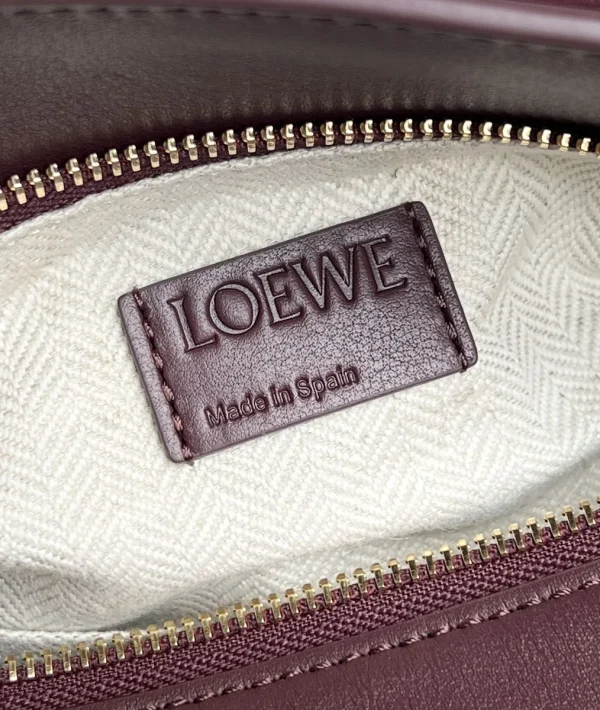 高仿羅意威/LOEWE 單肩包酒紅色：圖片 8