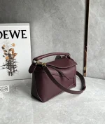 高仿羅意威/LOEWE 單肩包酒紅色：圖片 9