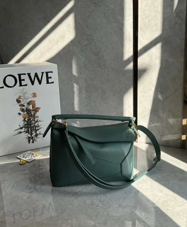 高仿羅意威/LOEWE 單肩包草綠色：圖片 9