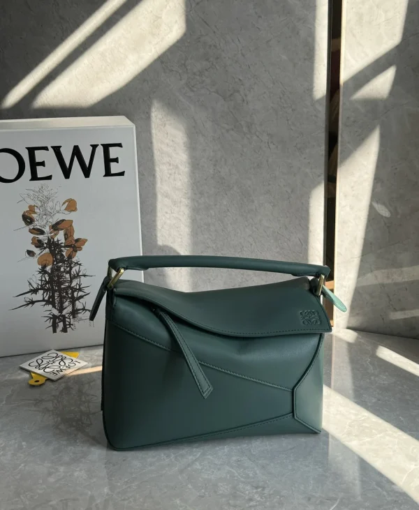 高仿羅意威/LOEWE 單肩包草綠色：圖片 16