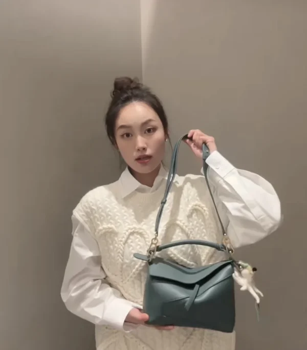 高仿羅意威/LOEWE 單肩包草綠色：圖片 2