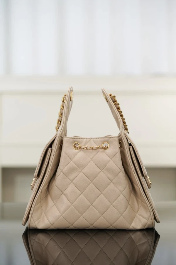 Chanel/香奈兒 25S Small Hobo 抽绳水桶包 杏色鱼子酱：圖片 12