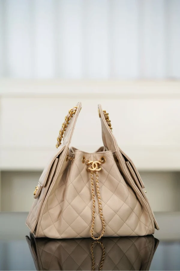 Chanel/香奈兒 25S Small Hobo 抽绳水桶包 杏色鱼子酱：圖片 14
