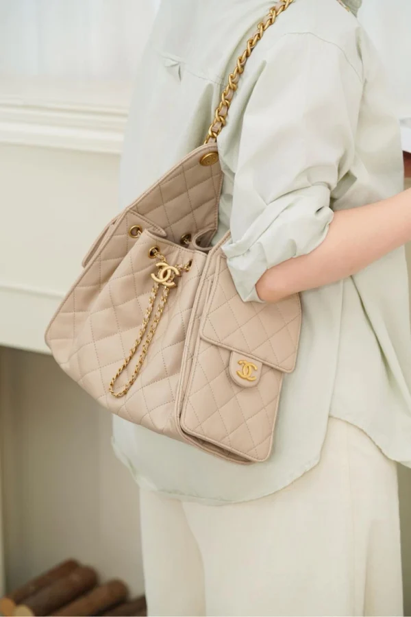 Chanel/香奈兒 25S Small Hobo 抽绳水桶包 杏色鱼子酱：圖片 4