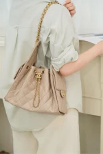 Chanel/香奈兒 25S Small Hobo 抽绳水桶包 杏色鱼子酱：圖片 5